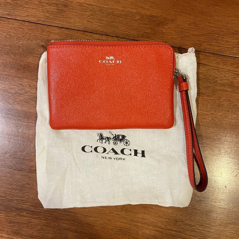 Coach Corner Zip Wristlet Leather Pebbled Burnt Orange NEW